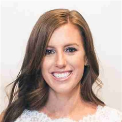 Danielle Lapierre headshot